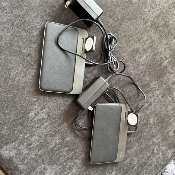 Nomad Apple Watch and iPhone wireless charger - Picture 2 of 2